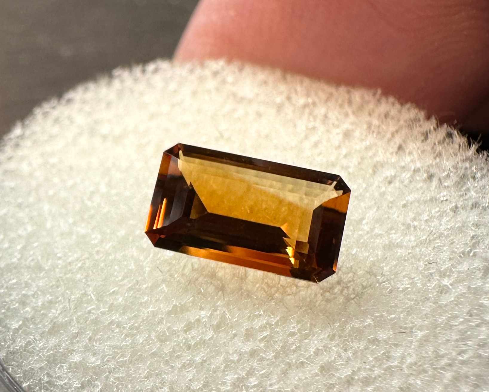 Santa Ana Madeira Citrine "Golden Steps" Emerald Cut (0.80 carats, 5x8 mm).