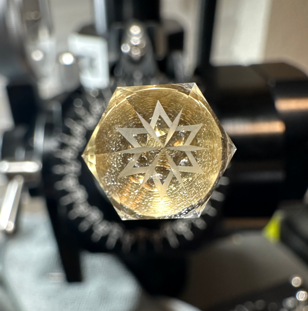 Bottom view of the pavilion's frosted facets on the Quartz Frost Star Hex.